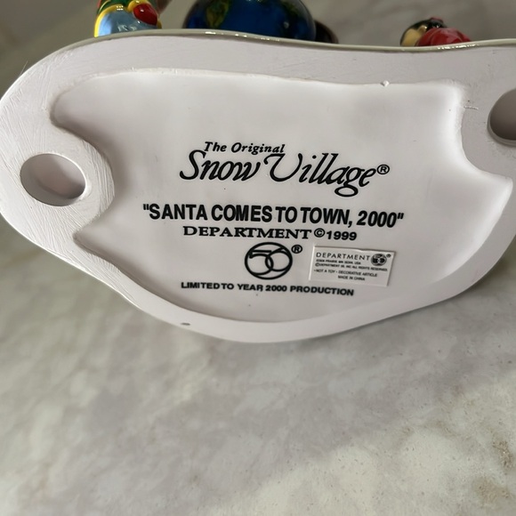Dept 56 Santa Comes to Town 2000 Original Snow Village #56-55015 - Picture 7 of 11